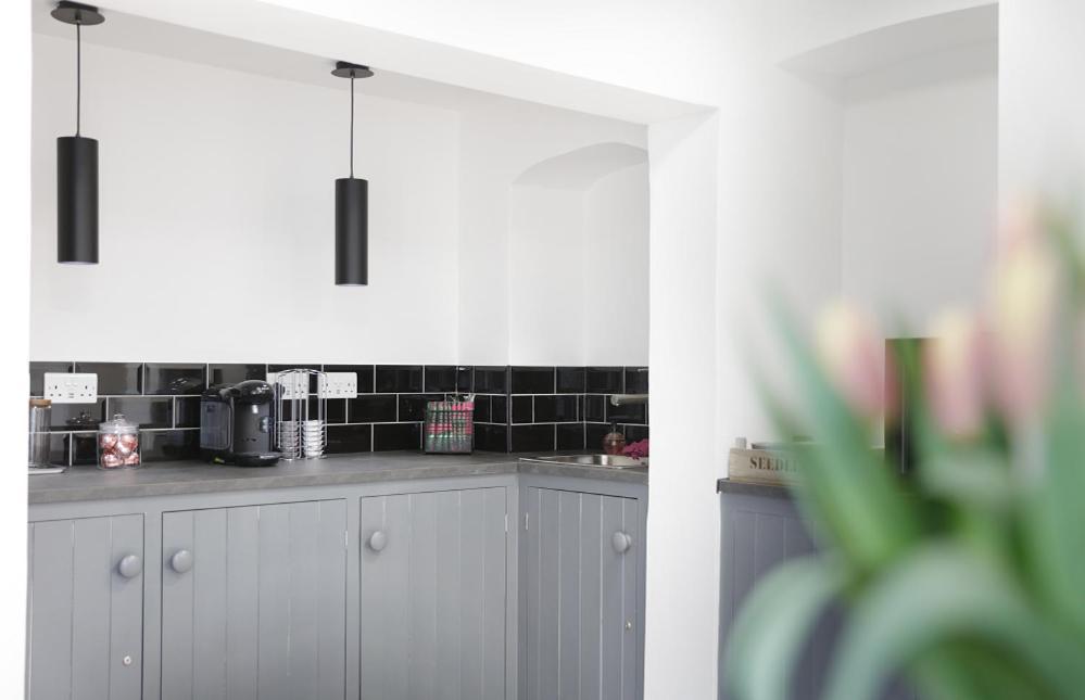 Hues - Castle Cary Hotel Bagian luar foto