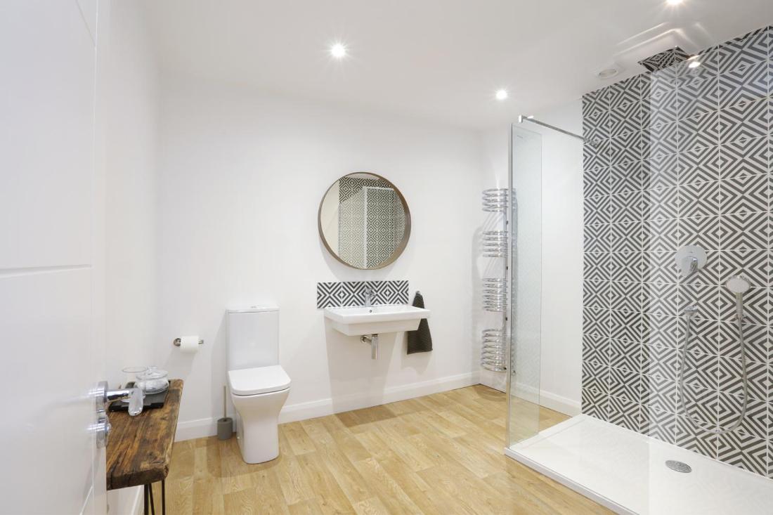 Hues - Castle Cary Hotel Bagian luar foto