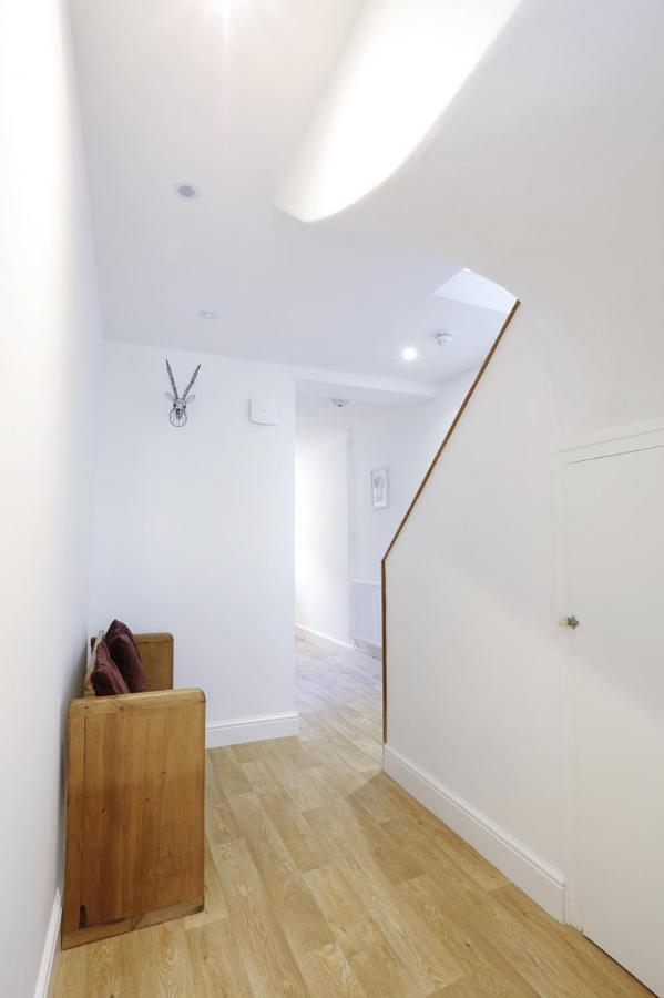 Hues - Castle Cary Hotel Bagian luar foto